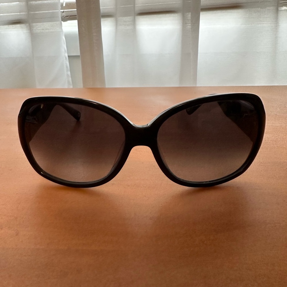 Coach Odessa Black Y2k Sunglasses With Pearl Case.